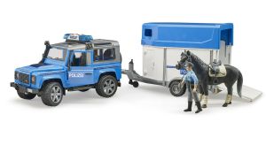 ג'יפ +משטרה עם נגרר סוס ושוטר